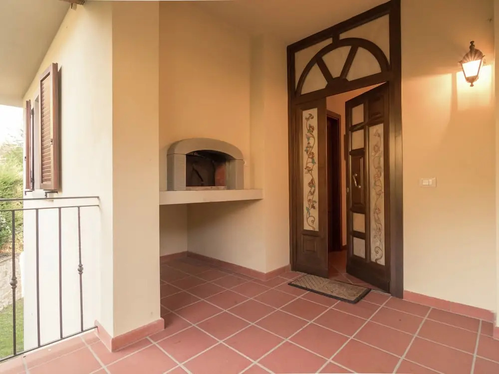 Villa in Lonnano with pool