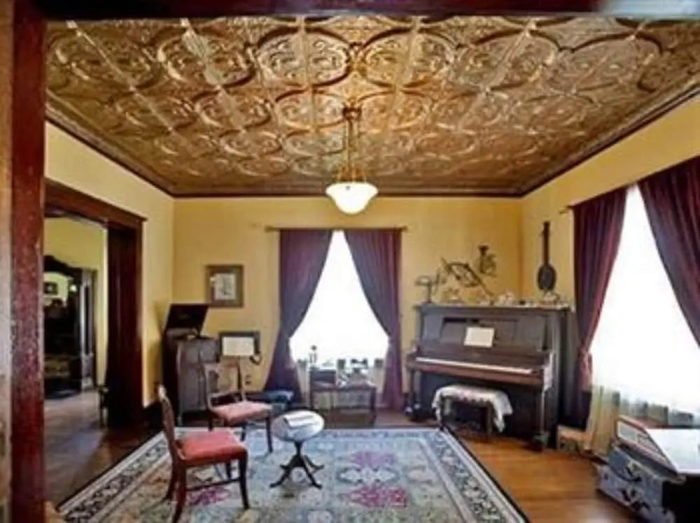 Rosen House Inn - Bed And Breakfast