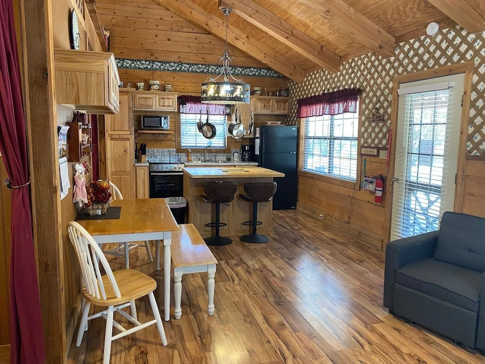 A Peace of Heaven Cabins and RV
