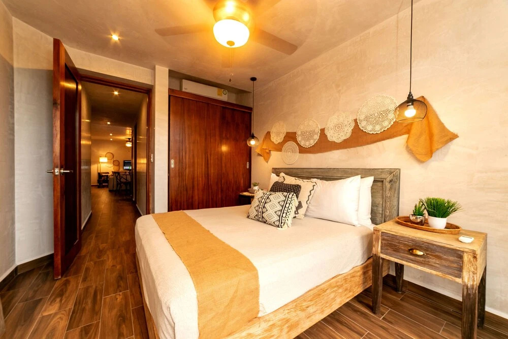 2 Br Apt. with Private Plunge Pool plus 2 other Common Pools, for up to 8 sleeps