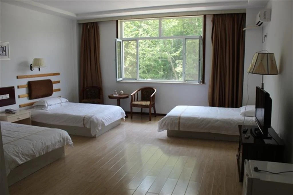 Changbai Mountain Spring Holiday Hotel