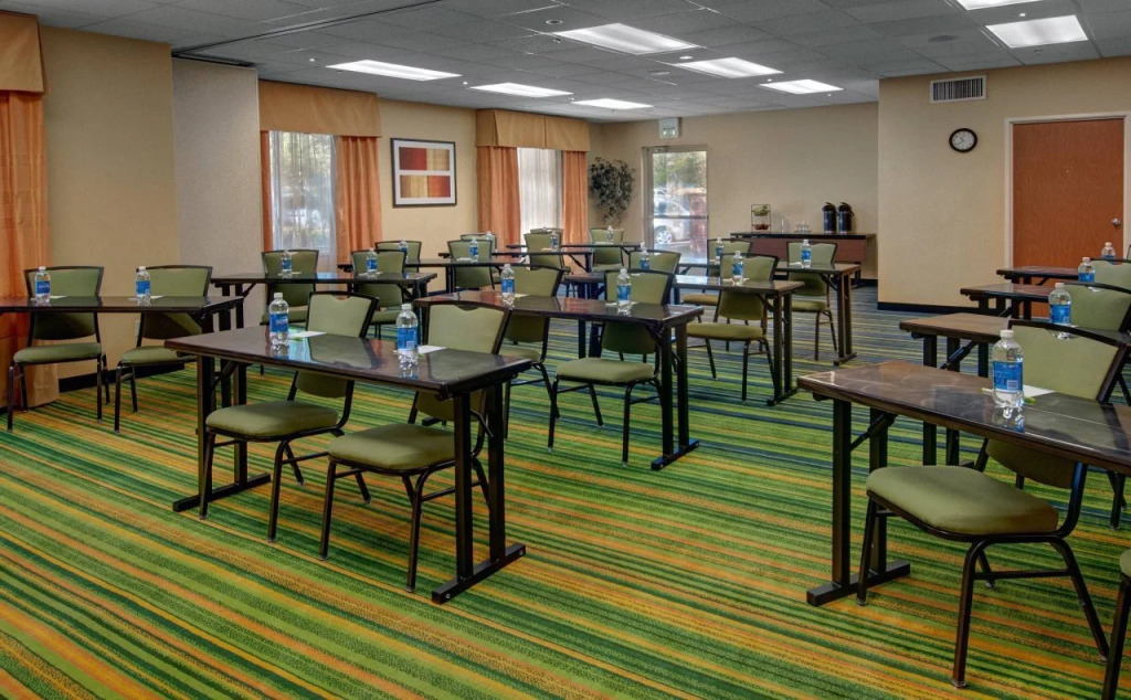 Fairfield by Marriott Inn & Suites Denver Airport