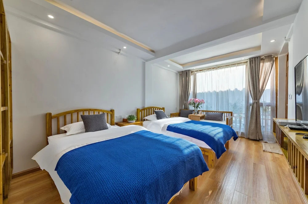 Easy Inn