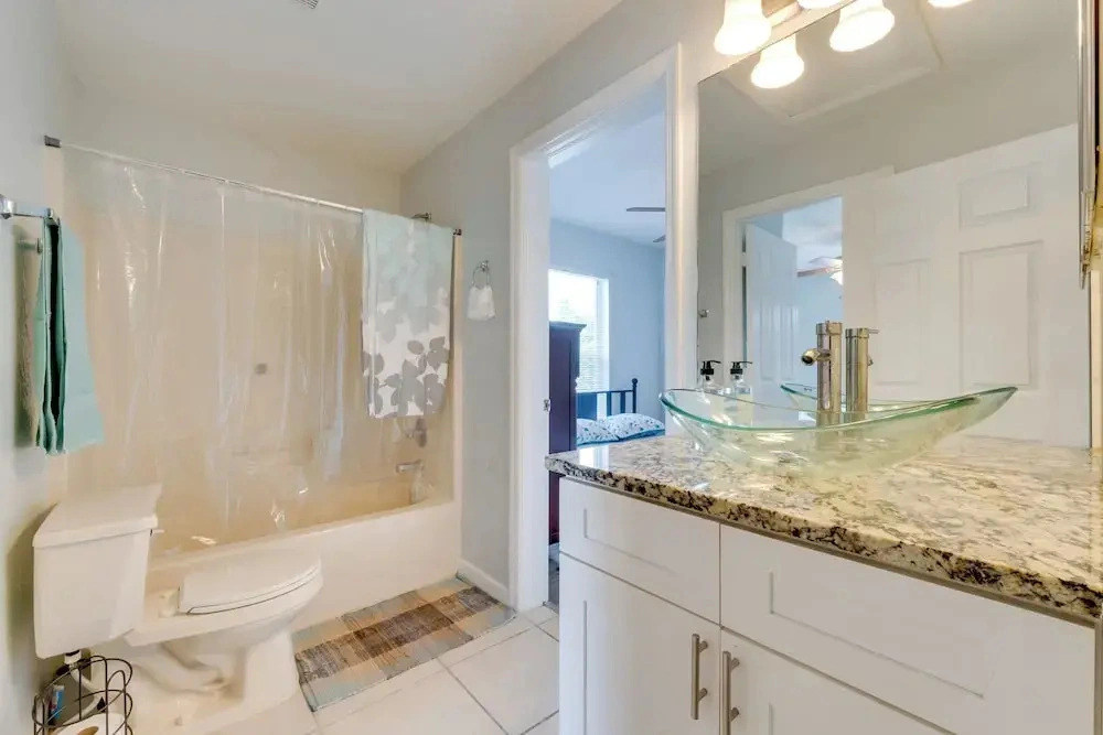 Fenced Yard & Game Room: Family Home in Kissimmee