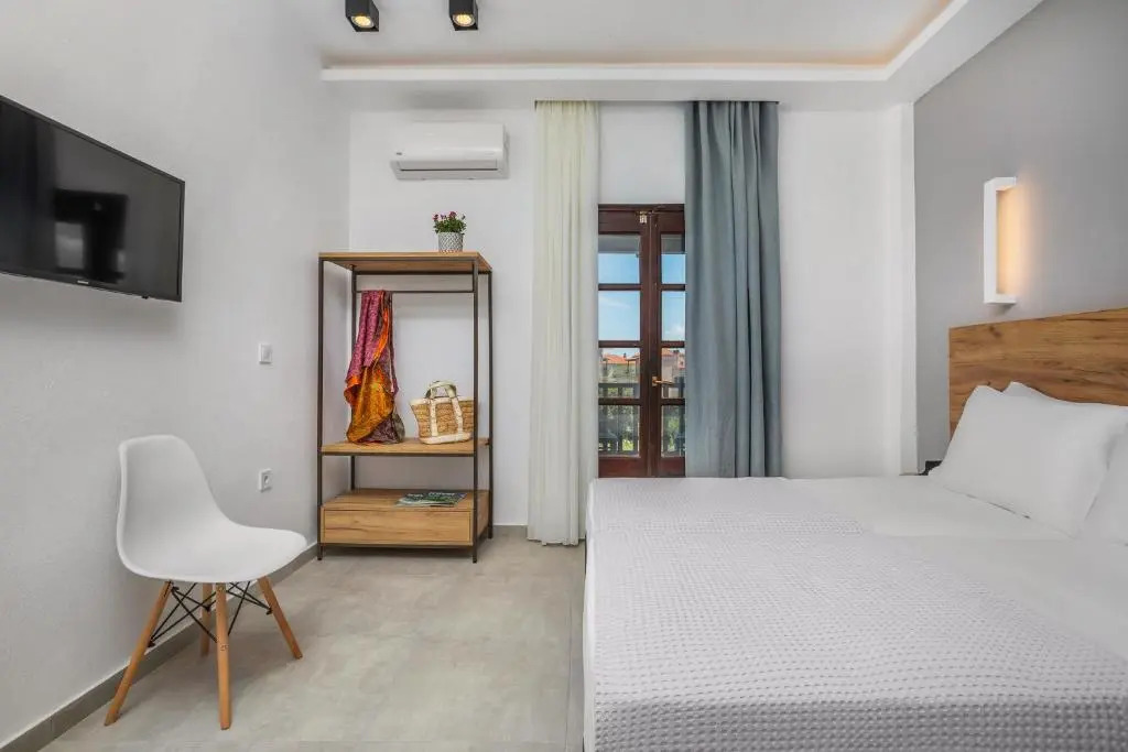 Eleon Suites & Apartments