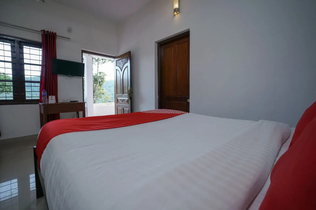 OYO 11493 Hotel Misty Valley
