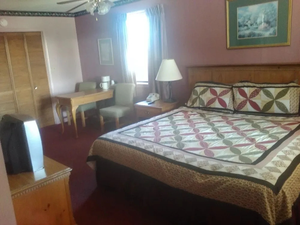 The Razorback Lodge