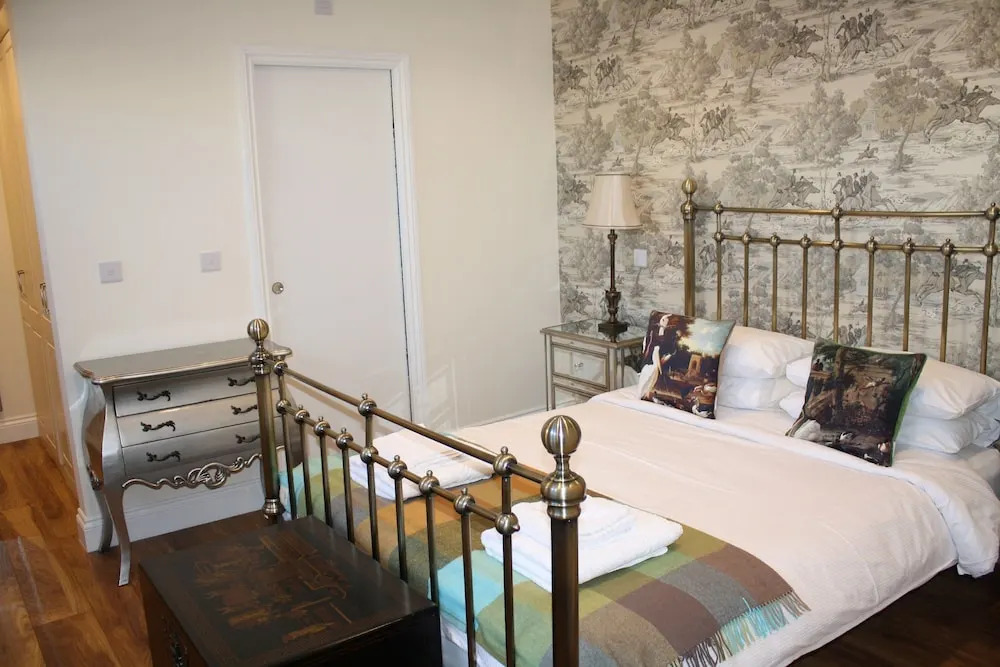 Modern apt close to Paddington station / sleeps 3