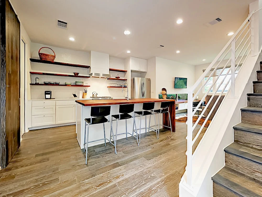 New 3br Near Dining & Entertainment 3 Bedroom Duplex