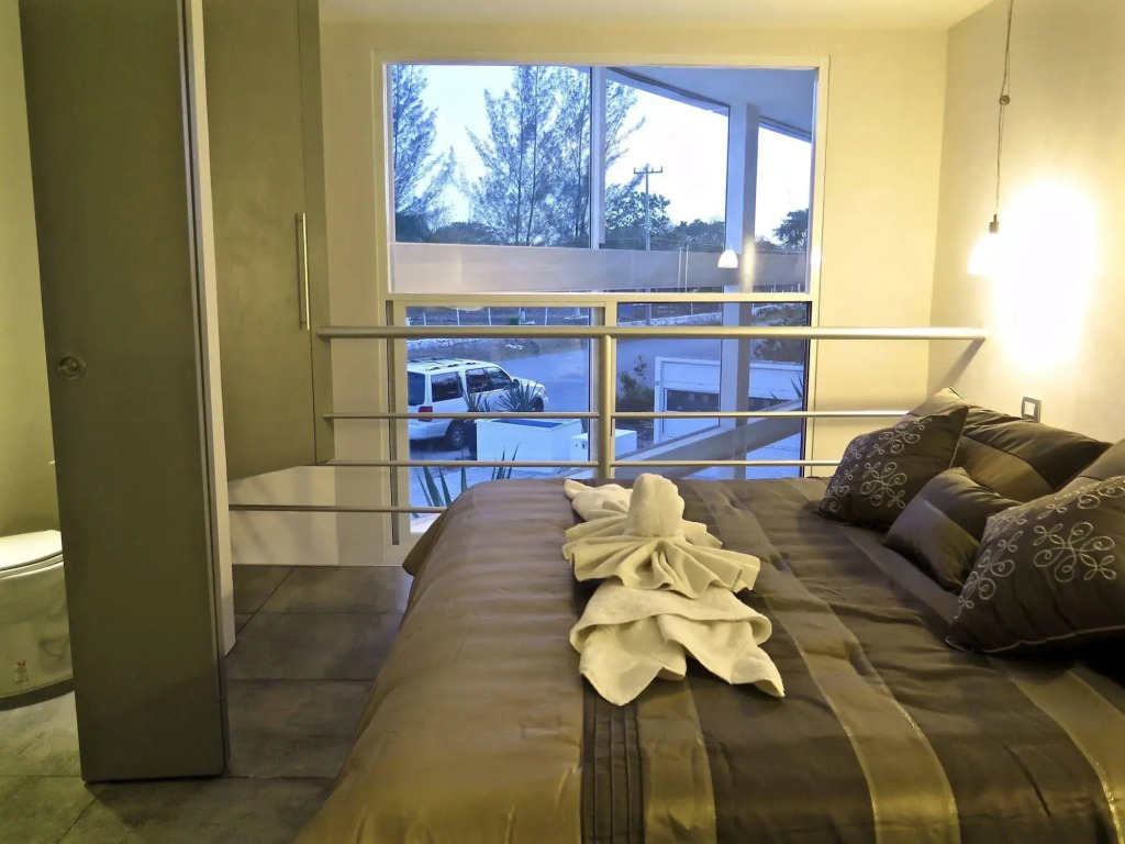 Lory House