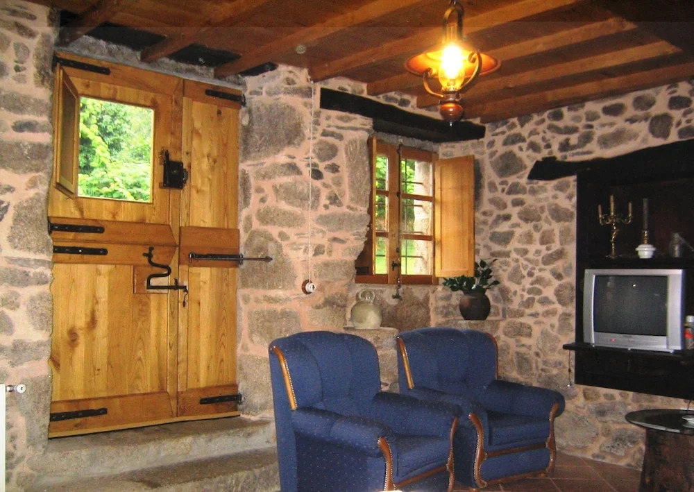 Casa Os Carballás