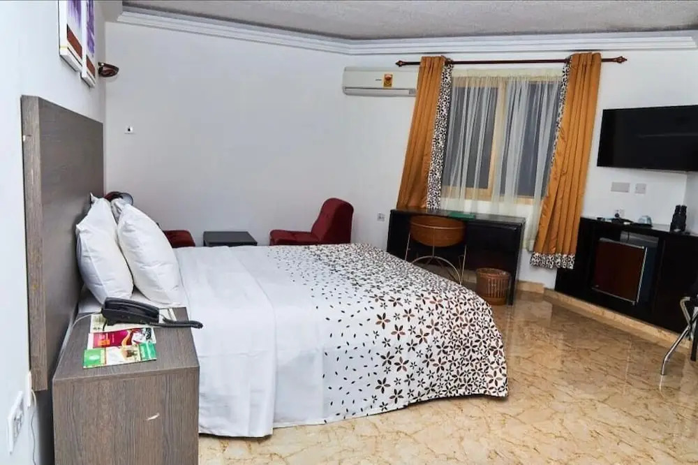 ROYAL BASIN RESORT