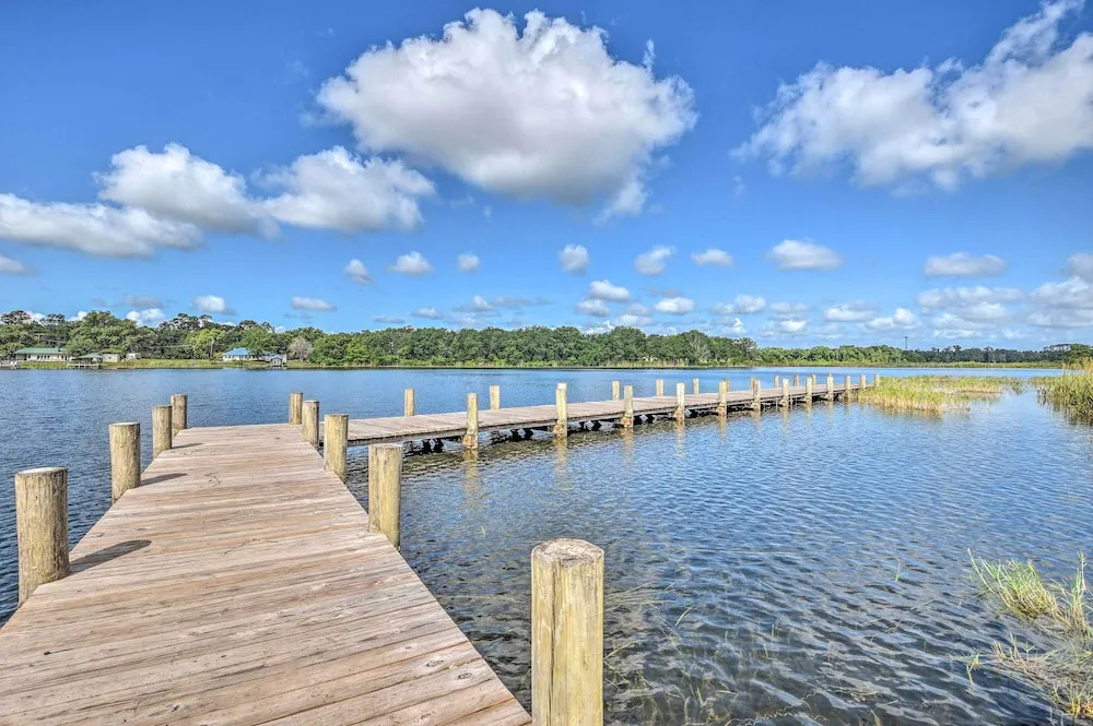 Crescent City Apartment w/ Easy Lake Access!
