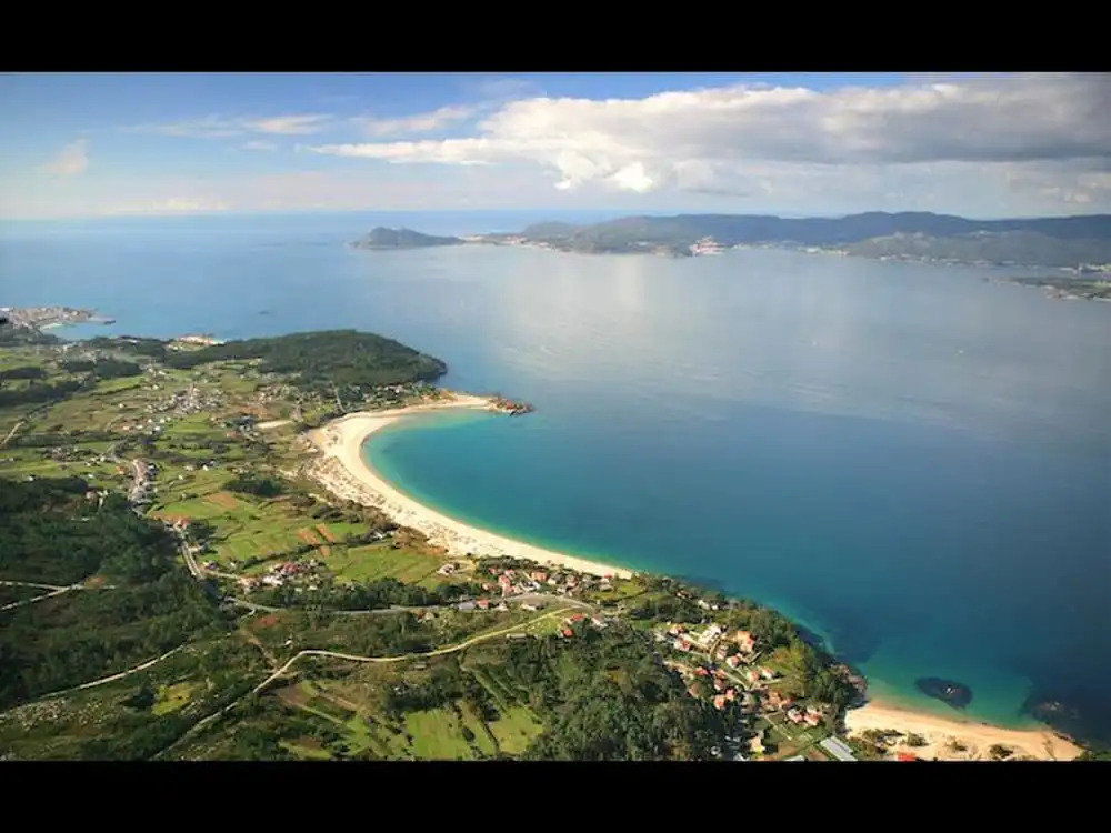 Spacious and Sunny Apartment With Garden Directly on the Beach of Aguieira