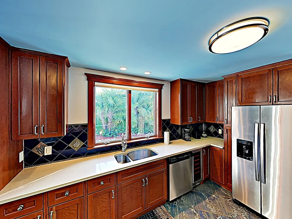 Canal-front Dream W/ Private Pool, Spa & Dock 3 Bedroom Home