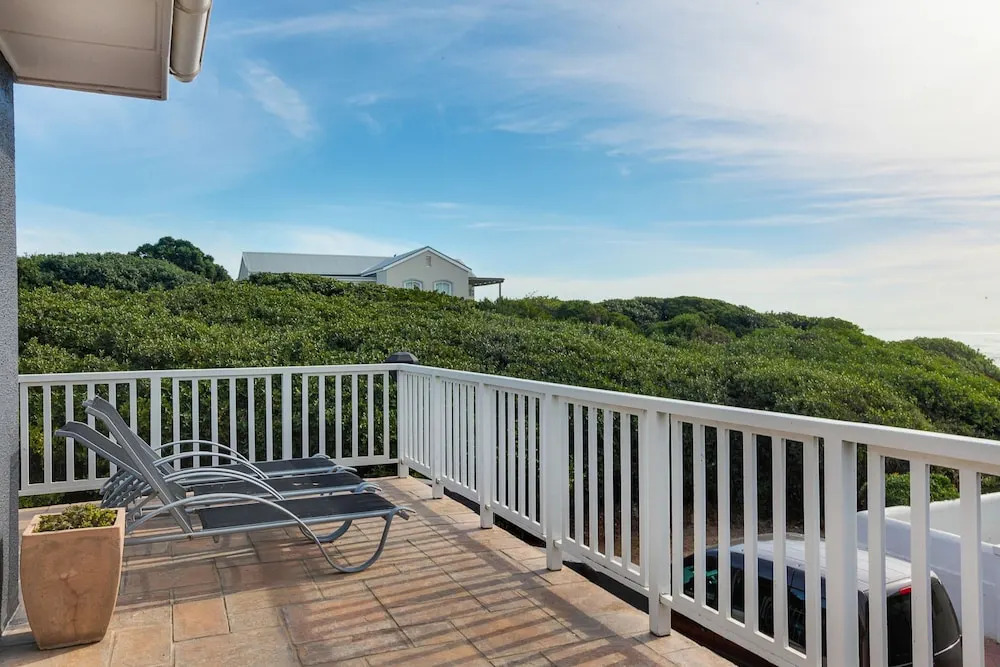 Long Beach Holiday House