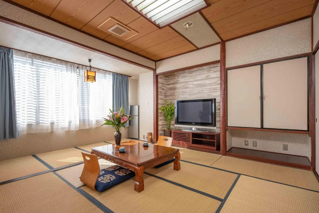 New Makomo Hotel