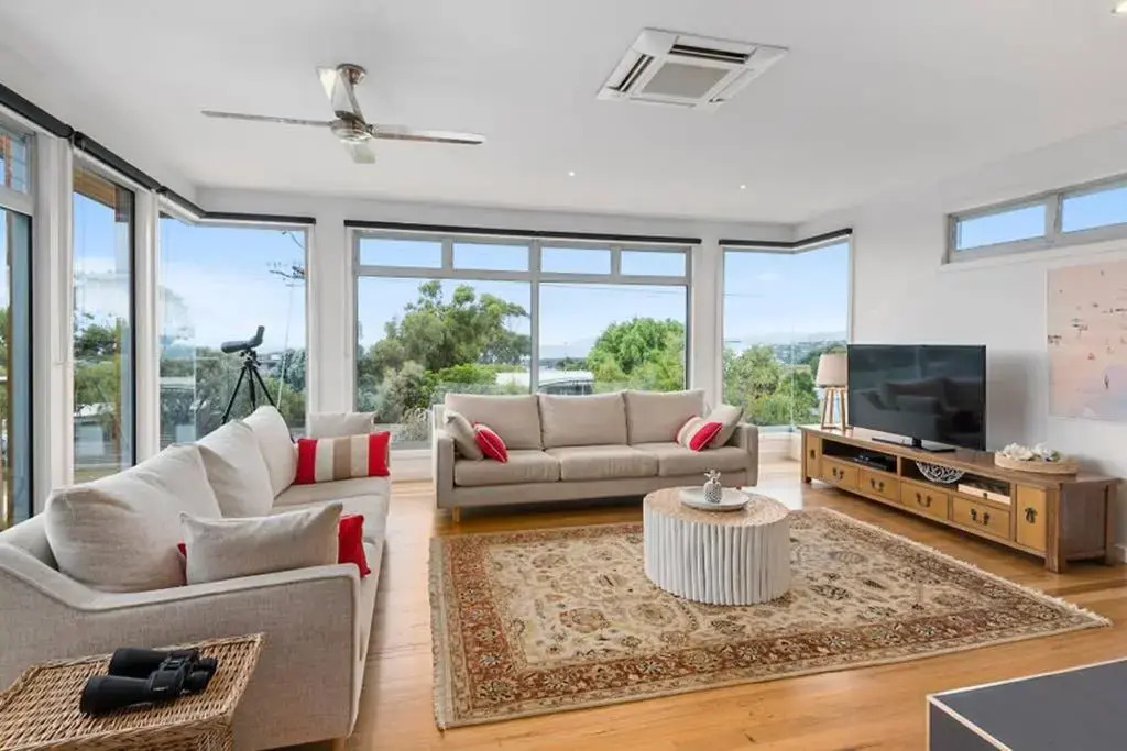 Aireys Coastal Beach House Luxury with Ocean Views