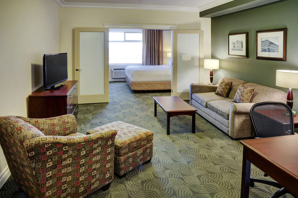 Kindersley Inn