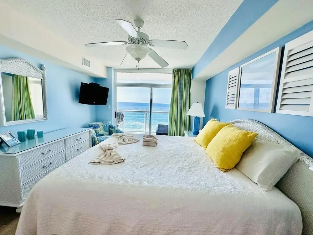 Bluewater Keyes 903 3 Bedroom Condo by RedAwning, North Myrtle Beach