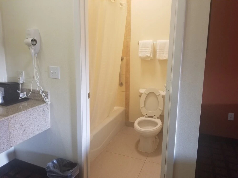 Executive Inn and Suites