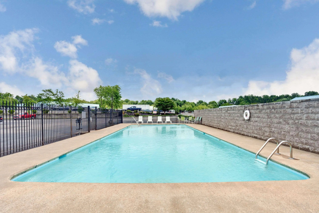 Days Inn by Wyndham Joelton/Nashville