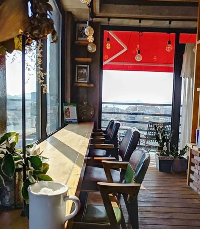 Tongyeong Gajukgorang House
