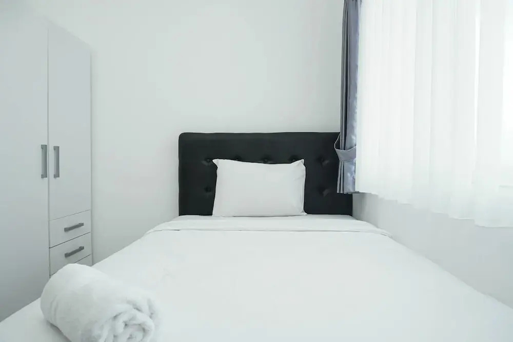 Minimalist And Cozy 2Br Apartment At The Nest Near Puri By Travelio