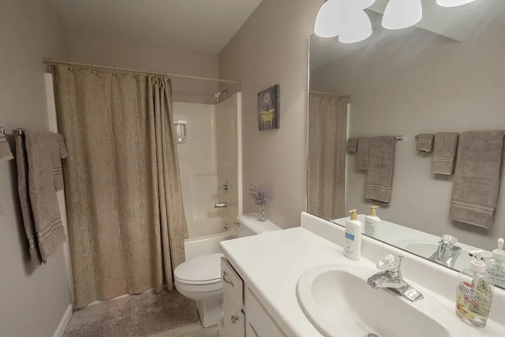 Perfectly On Pointe 3 Bedroom Condo by Redawning