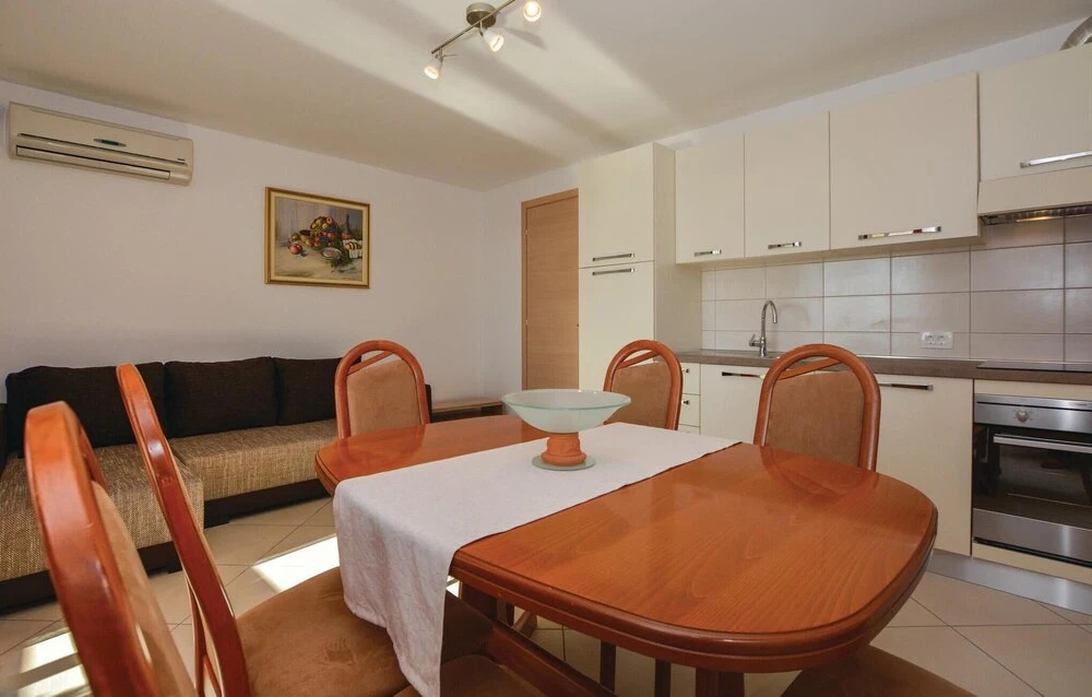 Nice Apartment in Portoroz With Wifi and 1 Bedrooms