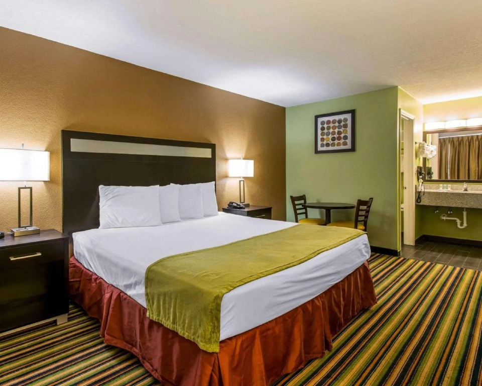 Rodeway Inn Davenport - Maingate South