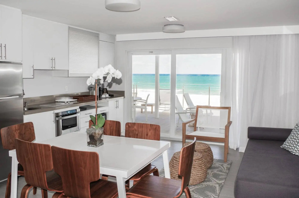 Tides Inn Hotel