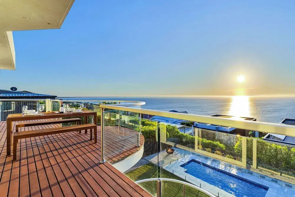 Clifftop Family Retreat With Views Pool