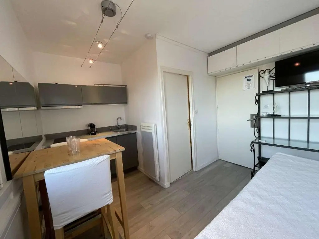 Appartement Saint-Jean-de-Monts, 1 pièce, 2 personnes - FR-1-224C-28