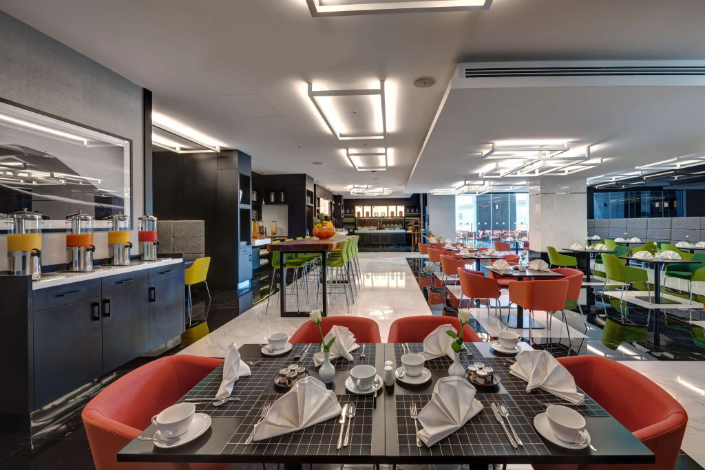 Отель Novotel Sharjah Expo Center