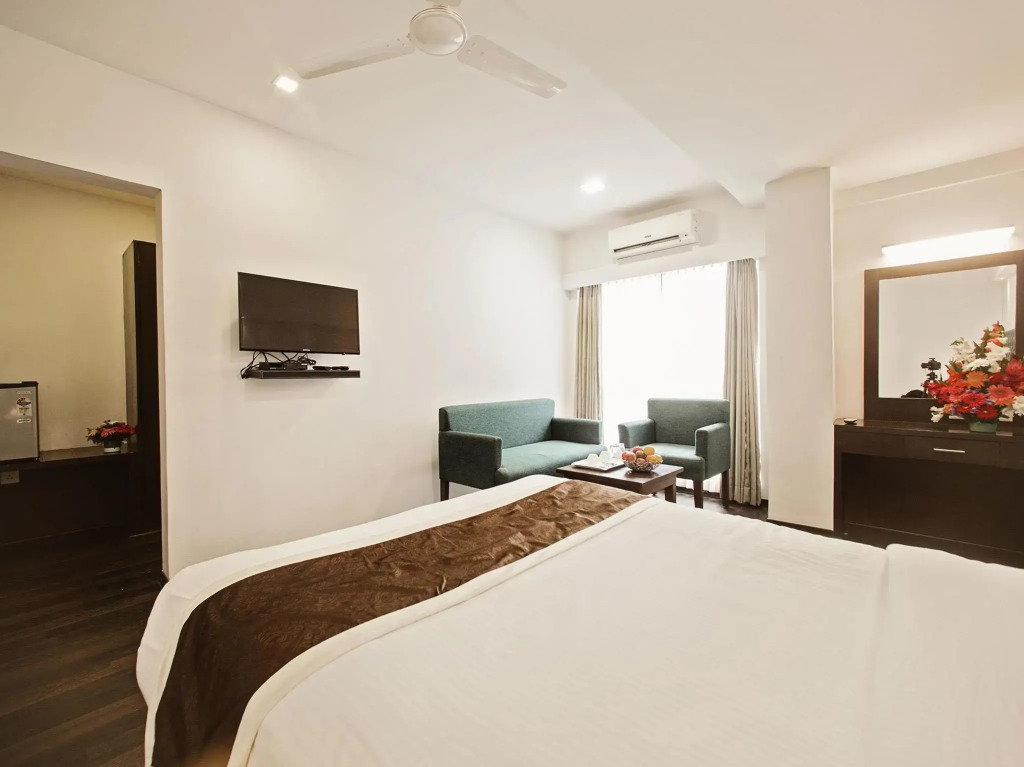 Treebo Comfy Business, Opp Nexus Mall Koramangala