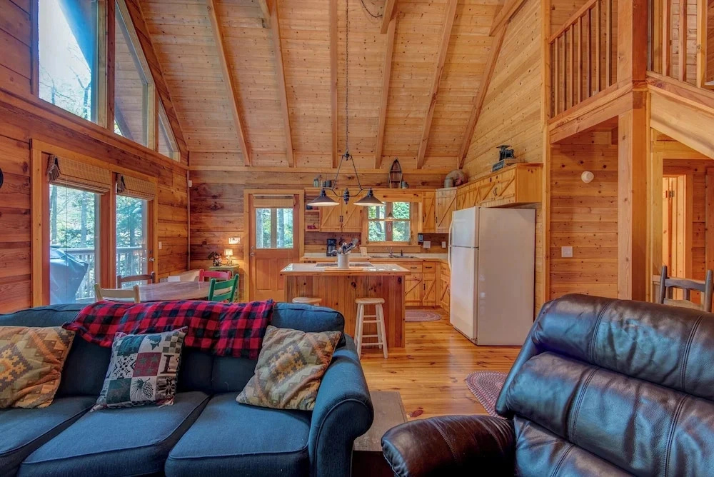 Bucks Cabin - Minutes From Downtown, pet Friendly