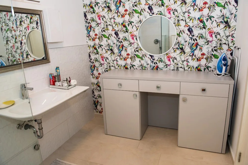3 Bedroom 3 Bathroom Pool ,ivy House Montenegro