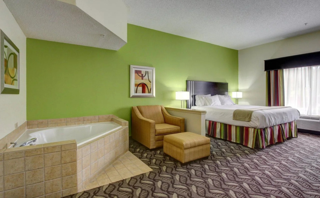Holiday Inn Express Savannah South I-95 Richmond Hill by IHG