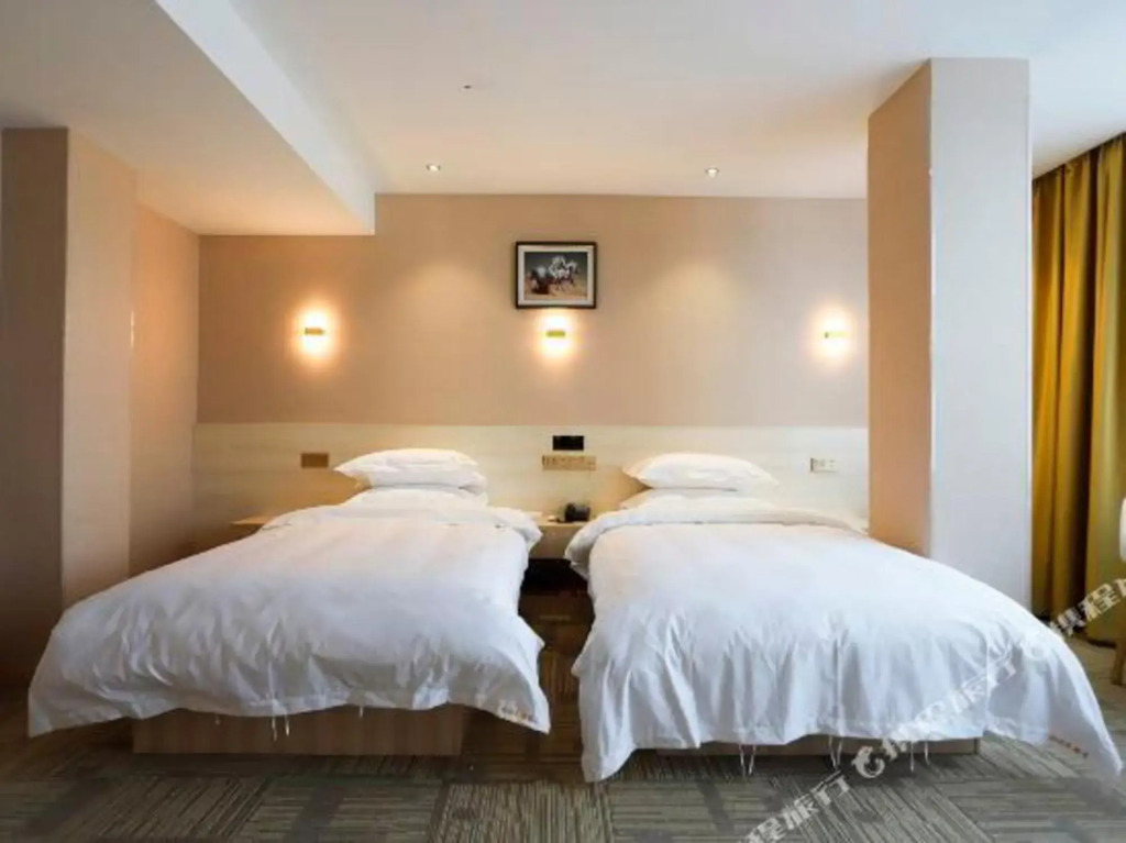 Wuhan Good Time Hotel (Tianhe Airport Hengdian Subway Station)