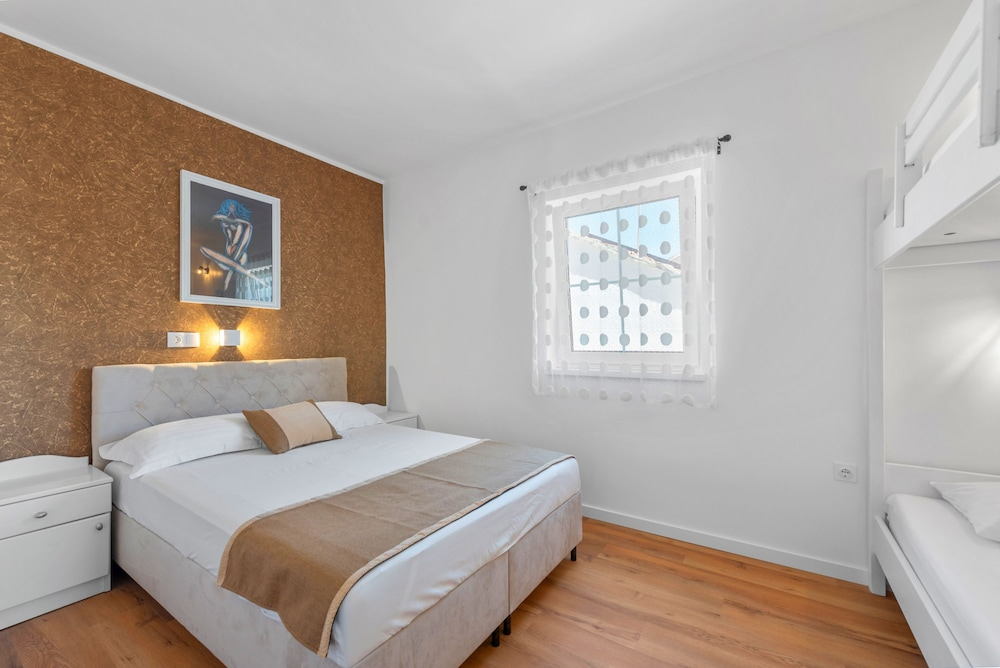 Superior Apartment Tania 2