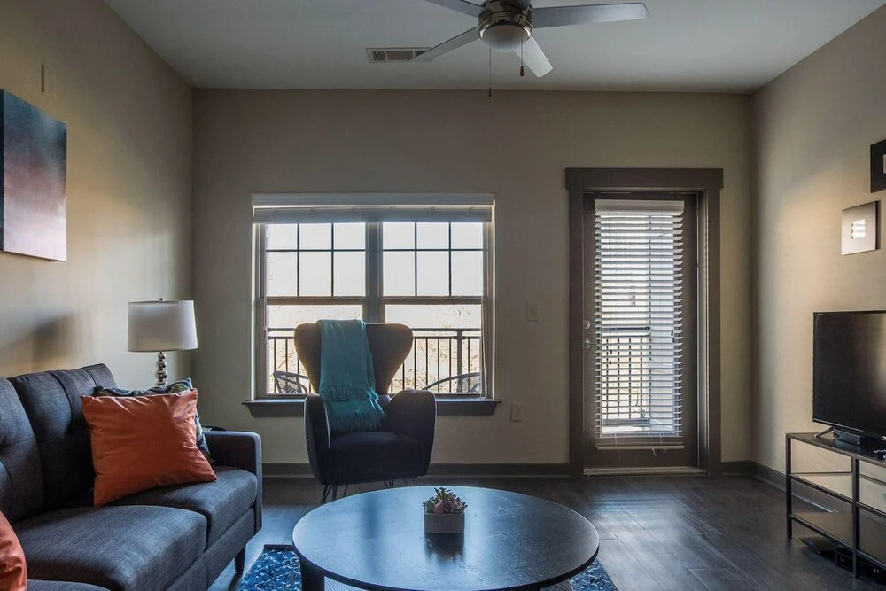 FRONTDESK Cedar Flats Apts Uptown Charlotte