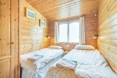 Rosy Lodge