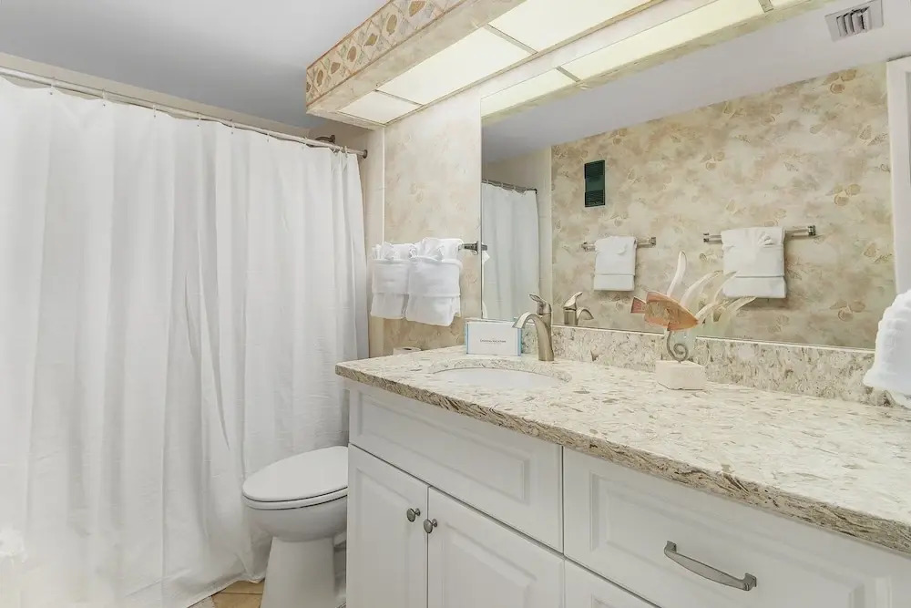 Pelican Watch 604 3 Bedroom Condo by RedAwning