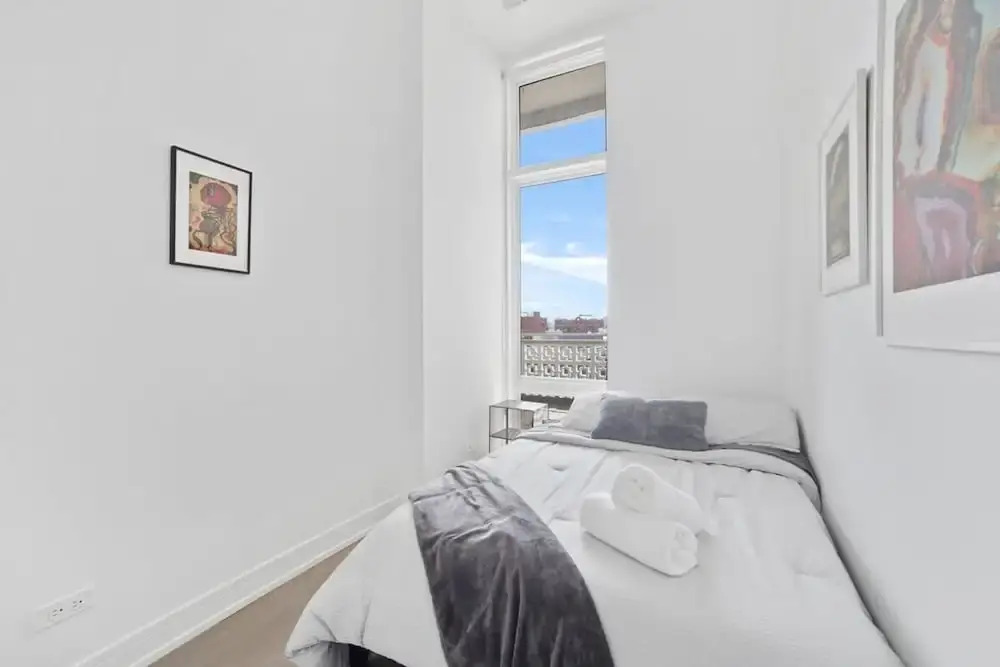 Stunning 4BD Penthouse in Ukrainian Village