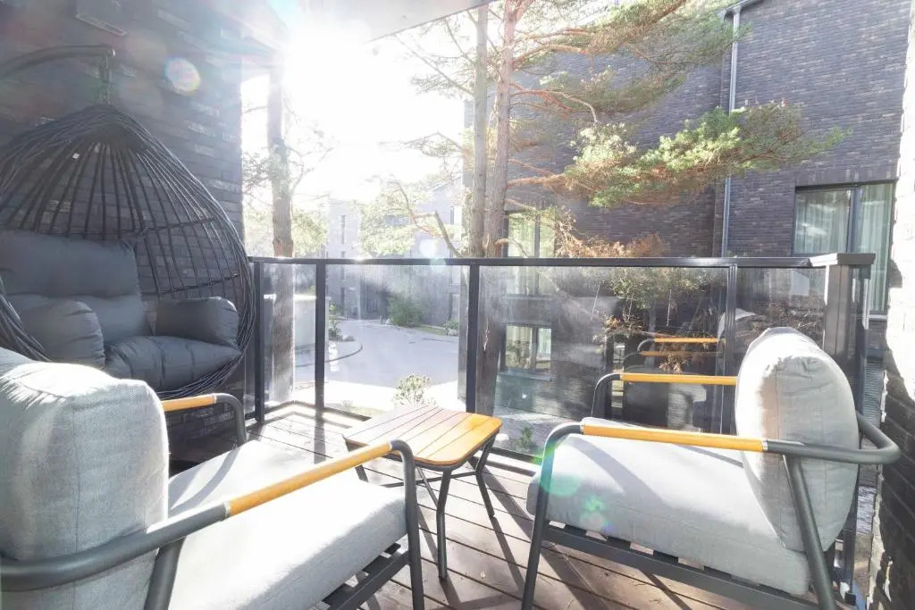 Magic Pines Apartment, By Cohost