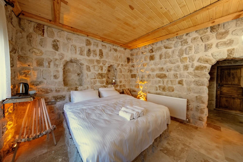 Crassula Cave Hotel