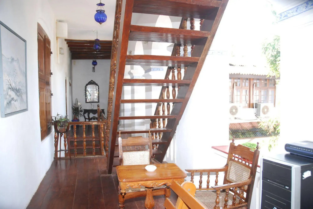 Old Courtyard Hotel
