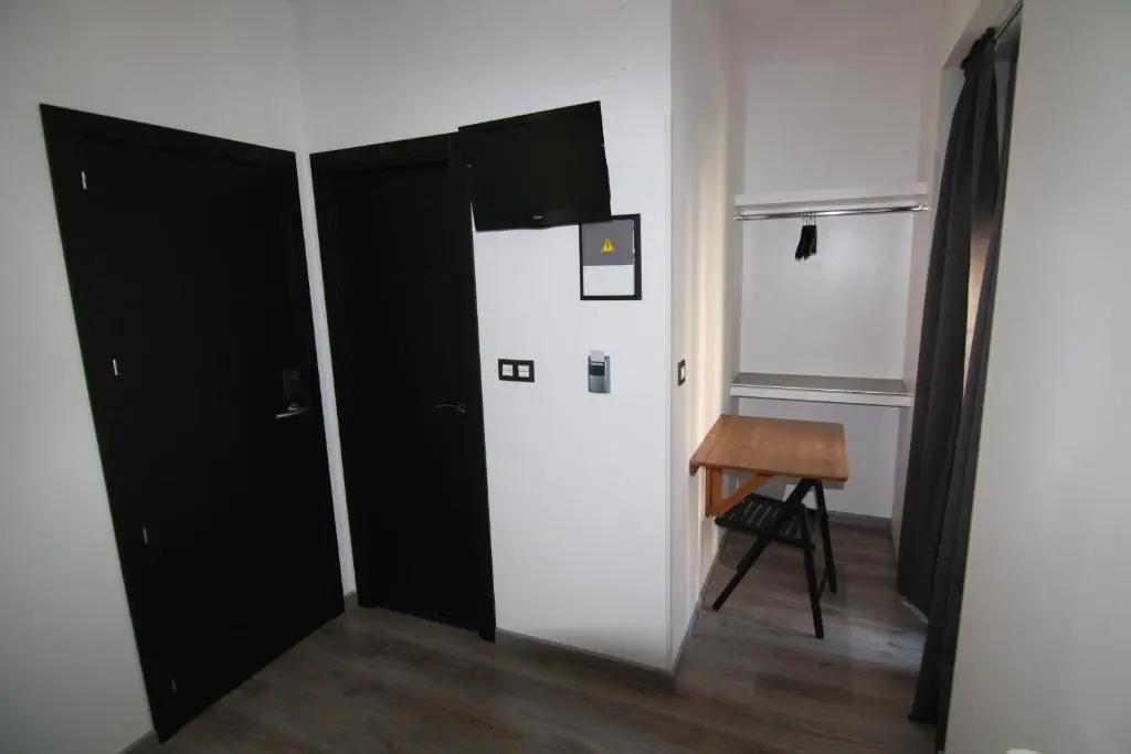 Hostal MH Fuencarral