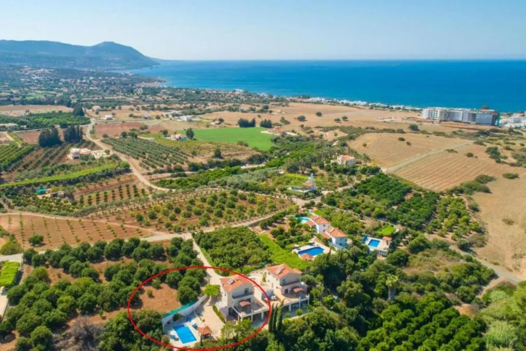 Villa Ira Finiki
